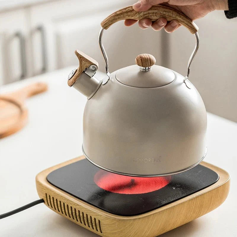 Bouilloire Sifflante Inox 2,5L Design Gaufré & Poignée Bois - C