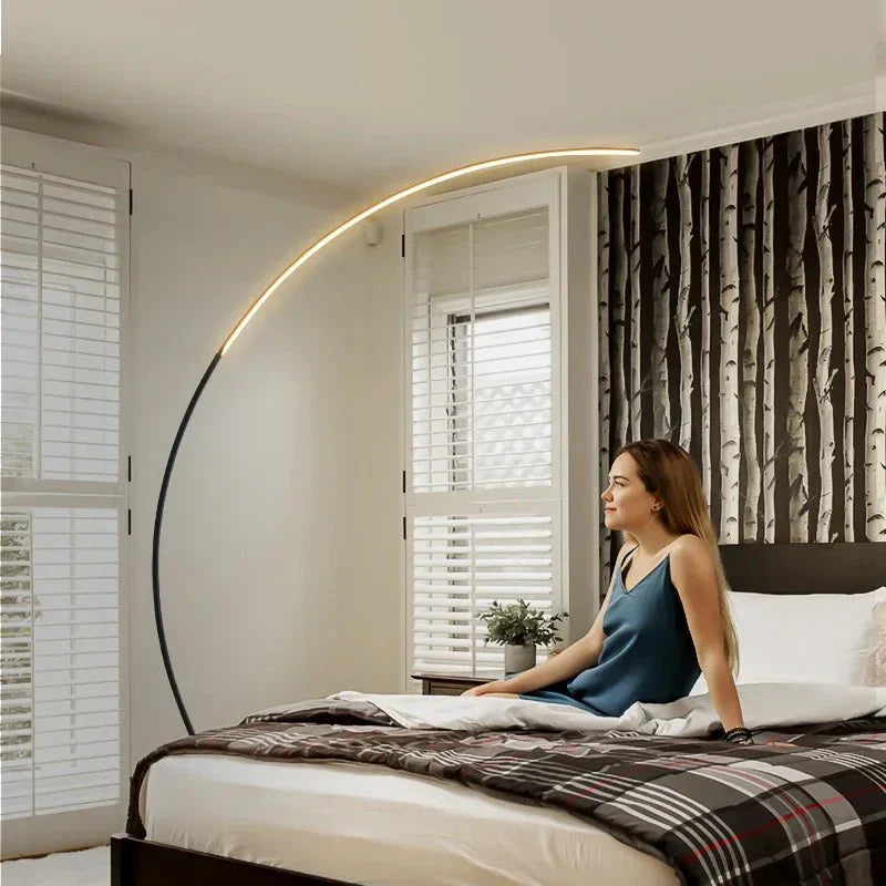 Lampadaire Arc LED Minimaliste - Noir