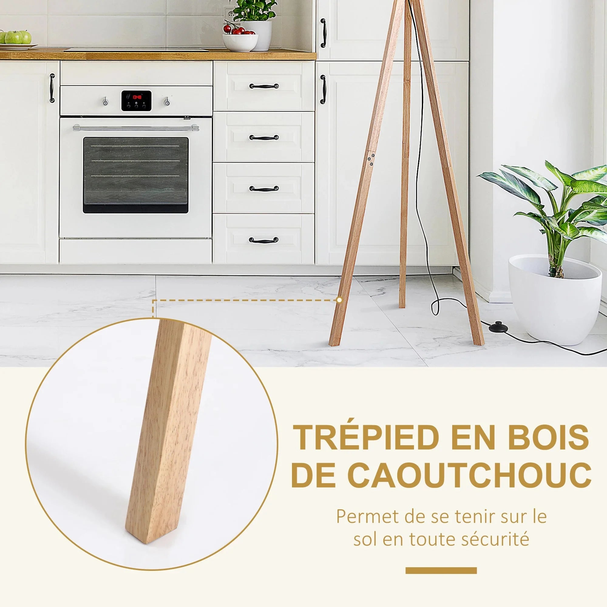 Lampadaire Trépied Scandinave en Bois Clair -
