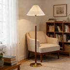 Lampadaire Vintage en Bois avec Abat - Jour Plissé -