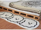 Tapis Dessin Blanc et Noir Forme Irrégulière - A