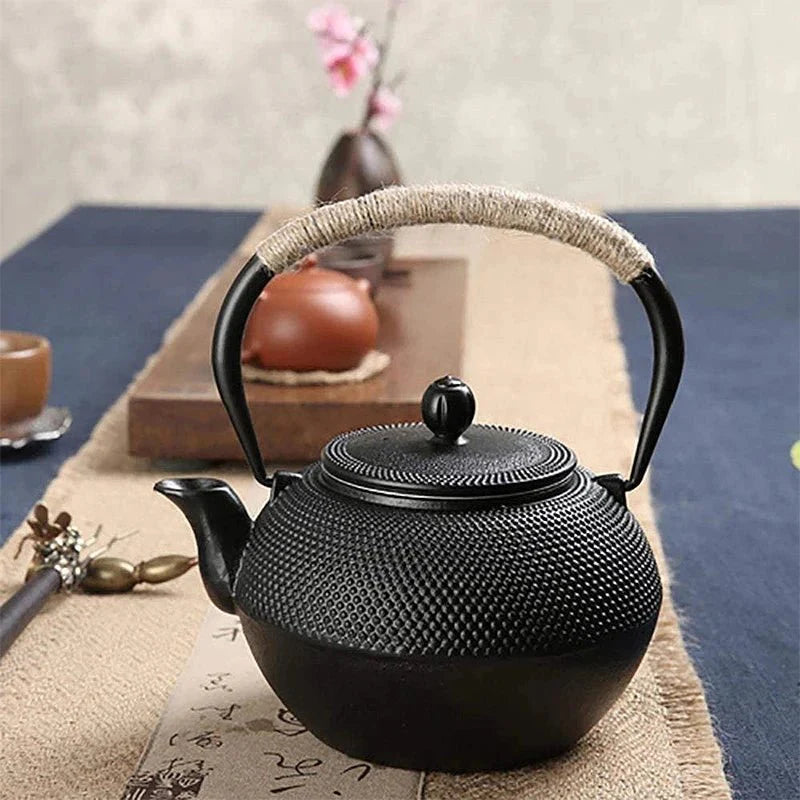Théière Japonaise en Fonte Noire Émaillée - 600ML