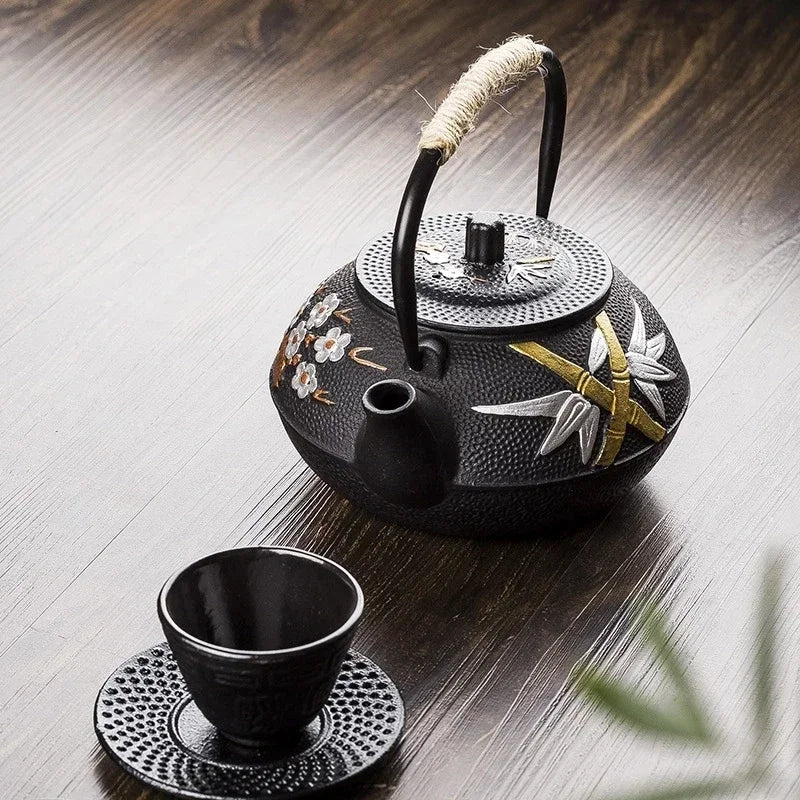 Théière Japonaise en Fonte Noire Fleurs de Cerisier - 300ml