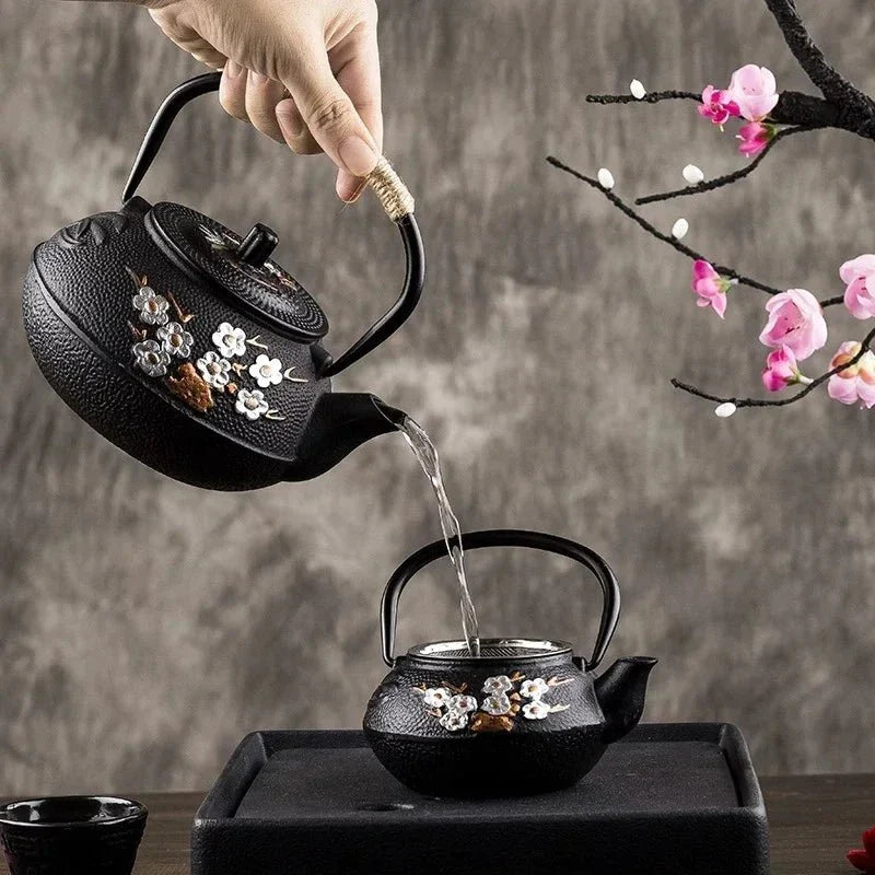Théière Japonaise en Fonte Noire Fleurs de Cerisier - 300ml